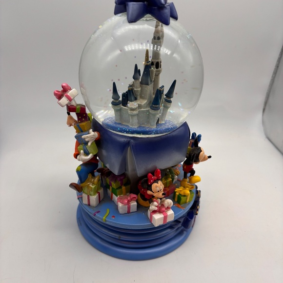 Walt Disney World 30th Anniversary Character Castle Celebration Snow Globe - Picture 5 of 16